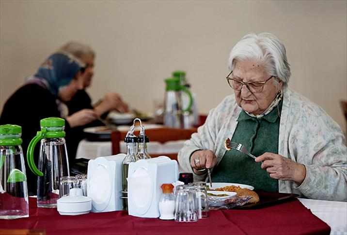 İzmir özel huzurevi kimler gidebilir